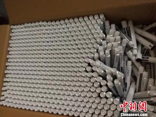图为假冒美容产品。台州公安 供图