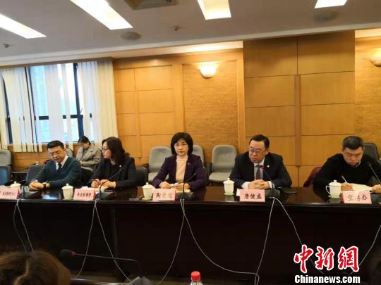 上海市消保委披露上海新消费研究中心对航空常旅客进行调研的结果。 陈静 摄