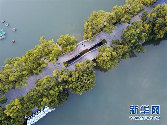 (桂林榕湖景区。新华社记者 张爱林摄)