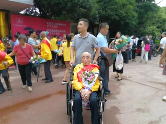 抗战老兵时光国