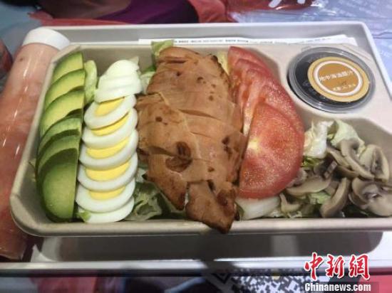 脂肪堆积与进食量有关 张一凡 摄