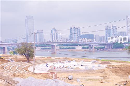 桃源大桥至凌铁大桥段正在建设中的平话剧场 谢庆 摄