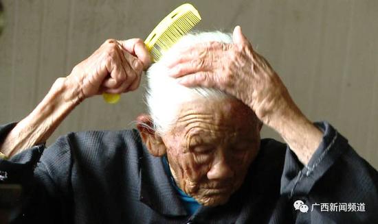 老年人口齿不清的原因_口齿不清图片(2)
