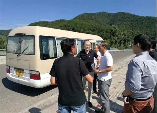 梁雨董事长_董事长办公室图片(3)