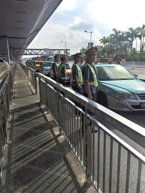 南宁交警部门严管网约车巡游车 交通出行更有