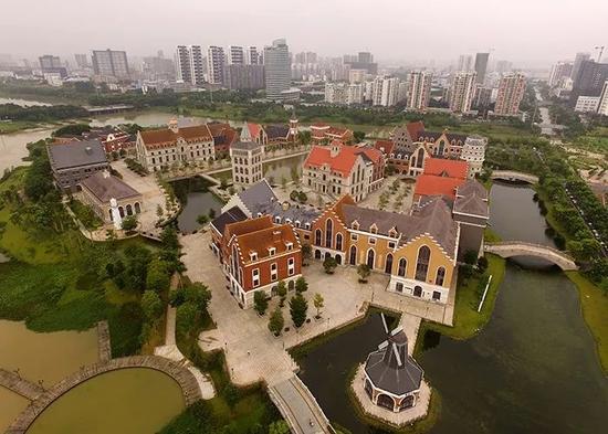 ▲南宁·中关村创新示范基地,建筑主打欧式风格。