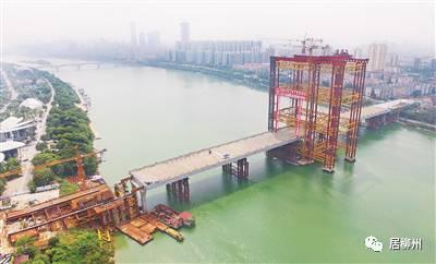 白沙大桥西起柳北区跃进路,东至河东片区高新三路与海关路交叉口,道路等级为城市主干道Ⅰ级,设计时速50千米/小时。