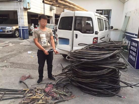 嫌疑人指认偷盗线缆