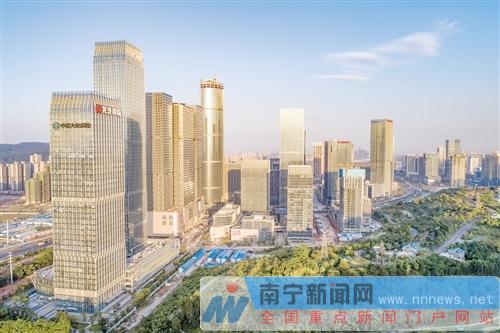 五象新区总部基地,高楼林立,气势如虹 黄维业 摄