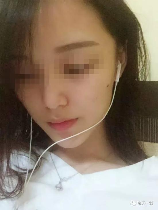 女的人第六感,男人的第七感,心里堵的慌......._副本.jpg