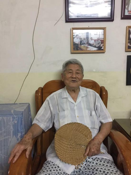 说起当年的威水史,李老十分激动。