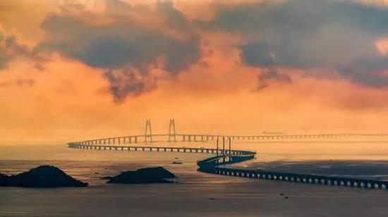 港珠澳大桥即将通车 广西人自驾去香港澳门可