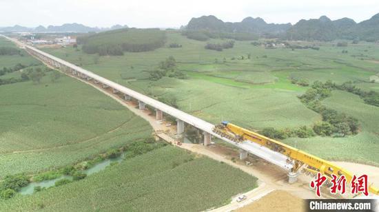 新建南宁至崇左铁路建设现场。 姚庆龙 摄