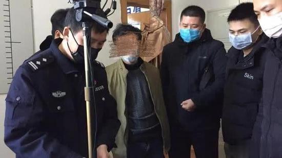 身负两条人命的郑某终落网。图据福建南平浦城县公安局