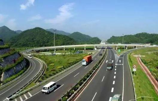 广西3市上榜全国堵城前一百 三月三返程这样走才不堵