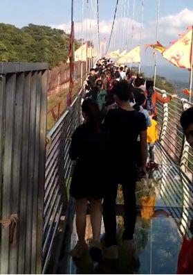 石表山景区人气火爆。
