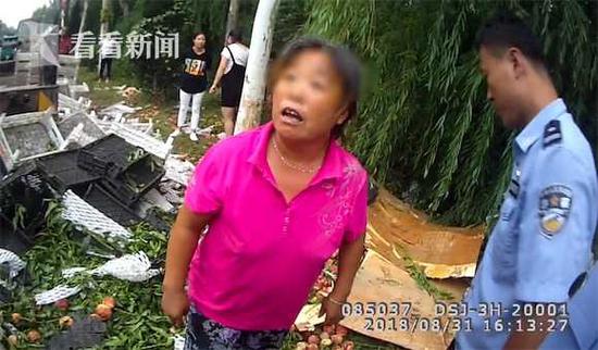 大妈:我犯法了?