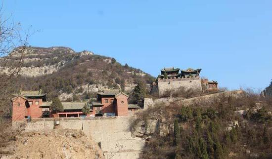青莲寺上寺外景