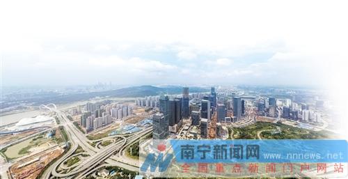 经过12年建设,五象新区正在华丽变身。记者 段柳健 摄