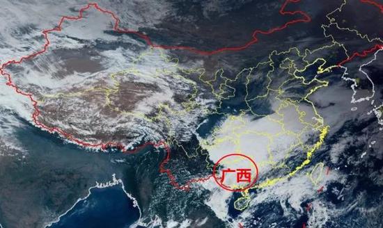 19日15时,卫星云图显示广西上空被厚厚的云层盖住