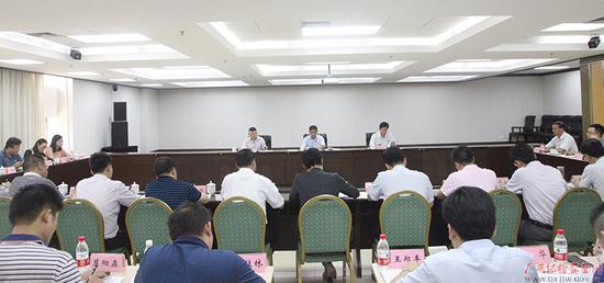 5月14日,自治区纪委召开加强问责工作座谈会