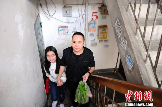赵张村人口多少万人_...小镇瞬间挤进几万人 惊呆了
