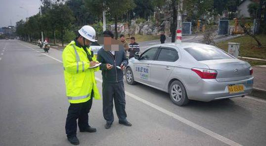 南宁某驾考学员不按规定路线练车 交警处以罚