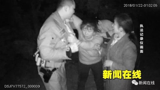 老总喝醉后_美女喝醉内裤被扒掉后