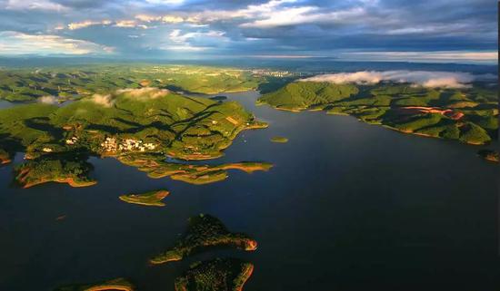 想去远方看美景?在广西就可以玩个遍 浪够一整