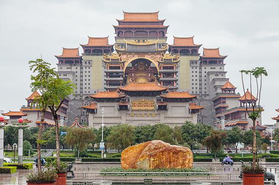 云天宫 图:广西龙行天下