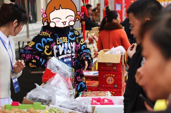 花灯、年货、美食！南宁东站农批 一站式让你配齐了