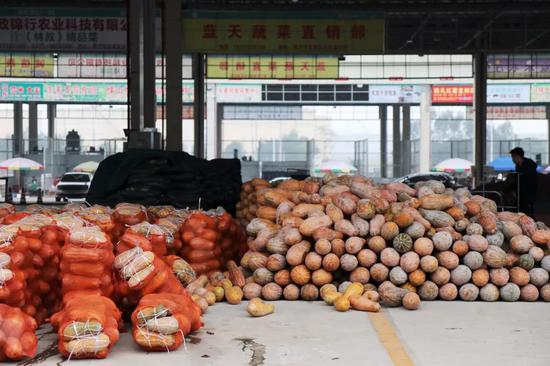 花灯、年货、美食！南宁东站农批 一站式让你配齐了