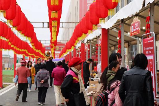 花灯、年货、美食！南宁东站农批 一站式让你配齐了