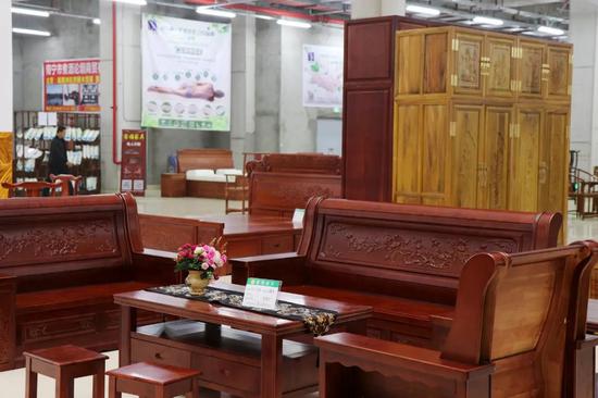 花灯、年货、美食！南宁东站农批 一站式让你配齐了