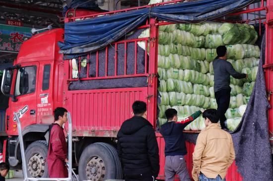 花灯、年货、美食！南宁东站农批 一站式让你配齐了