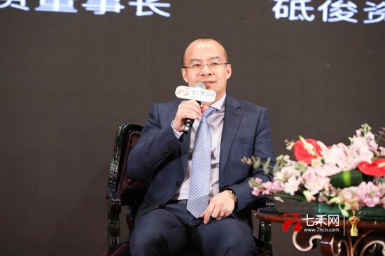图为梁瑞安