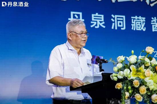 广西酒协会长张洪建先生致辞