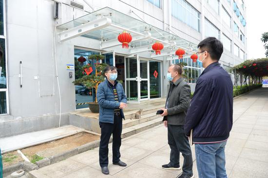 北海市教育局王卫副局长与北海移动公司领导就业务开展及疫情防控工作亲切交谈