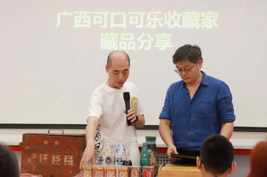 朱先生分享国足纪念罐