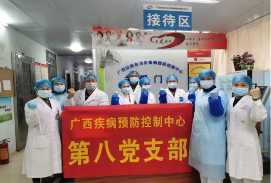 大家同心协力,坚守岗位,坚决打赢疫情防控狙击战,武汉加油,中国加油!