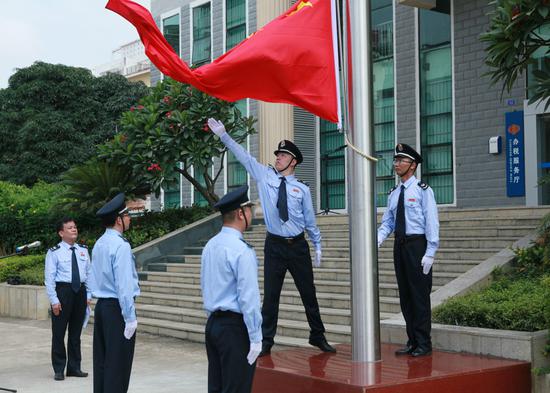 南宁市县乡级新税务机构今日统一挂牌成立