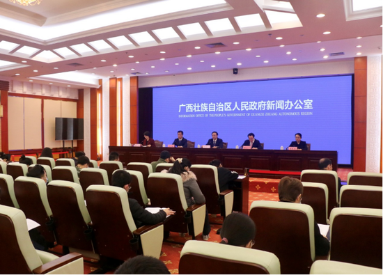 新闻发布会现场。