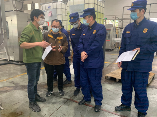 毛志毅处长率消防服务党员突击队开展服务指导