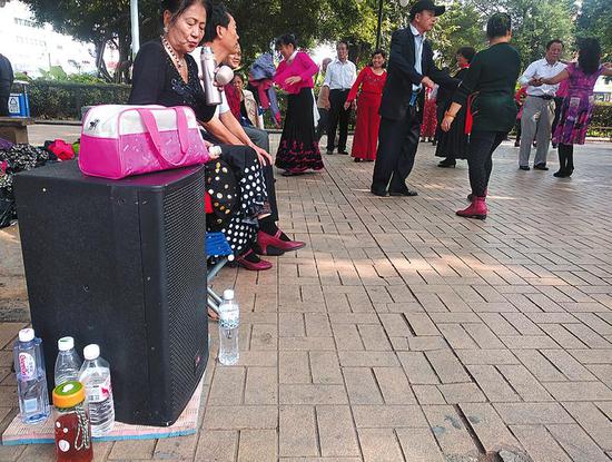南宁整治朝阳广场噪声问题 在广场唱歌最好用小喇叭