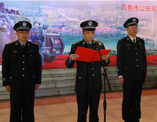 市公安局副局长韦红铭部署社会面大清查统一行动