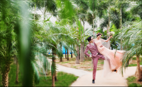 北京婚纱摄影工作室哪家好;品味空间拍摄有价温暖无价