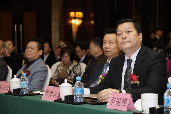 远为集团董事长_国岳集团董事长夫妻照