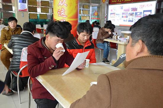 蓝翔技校新生故事之表兄弟同到蓝翔学焊接