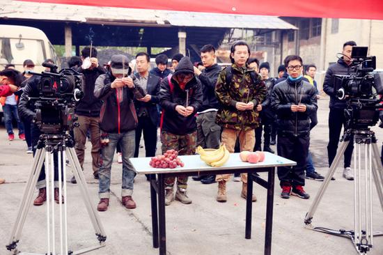 《超级兵王混农村》续集开机 特种兵王田野再