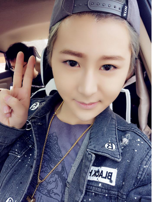 快手红人凯心哥哥 另类搞怪粉丝日涨数万